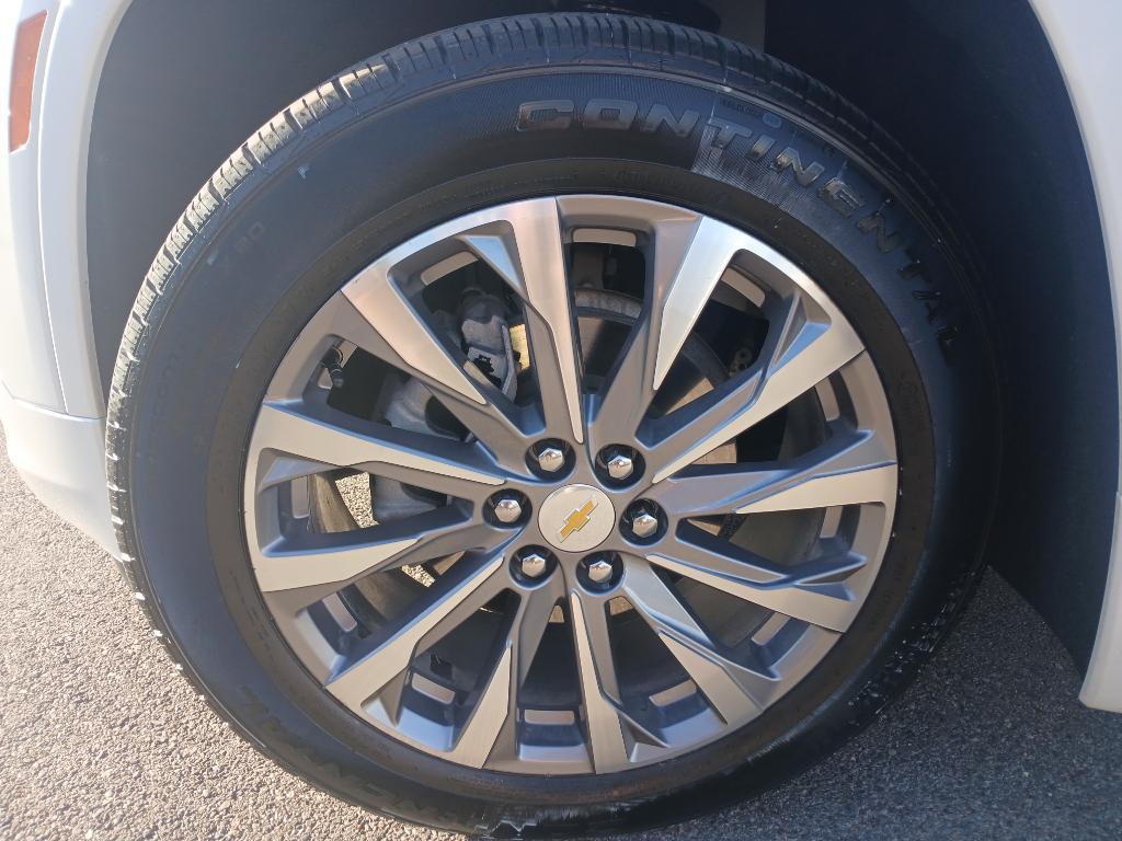 used 2023 Chevrolet Traverse car, priced at $37,394