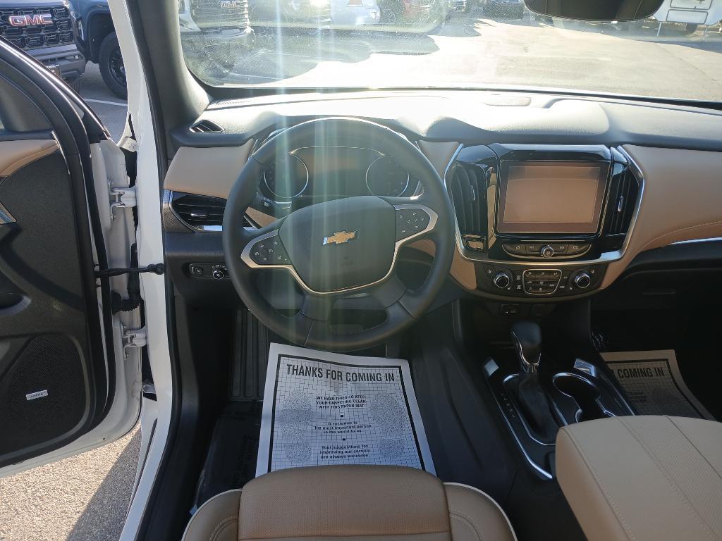 used 2023 Chevrolet Traverse car, priced at $37,394