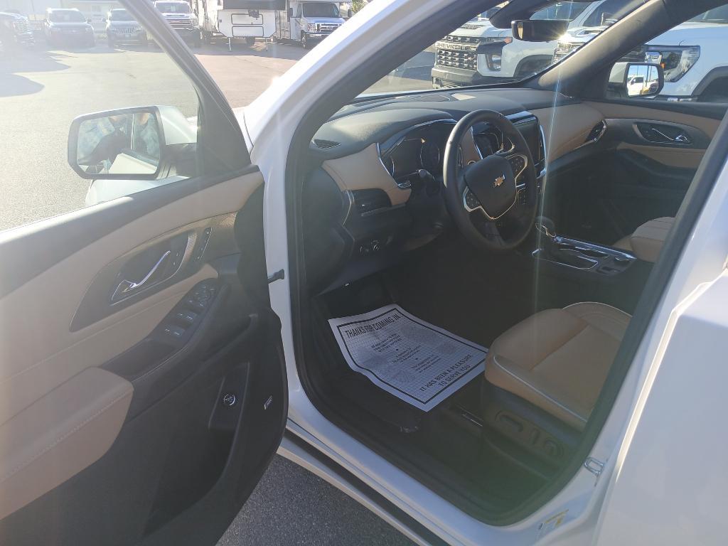 used 2023 Chevrolet Traverse car, priced at $37,394