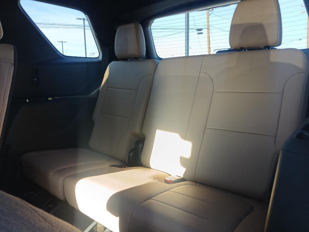 used 2023 Chevrolet Traverse car, priced at $37,394