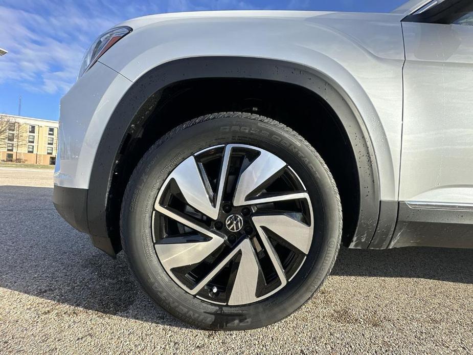 new 2025 Volkswagen Atlas car, priced at $47,934