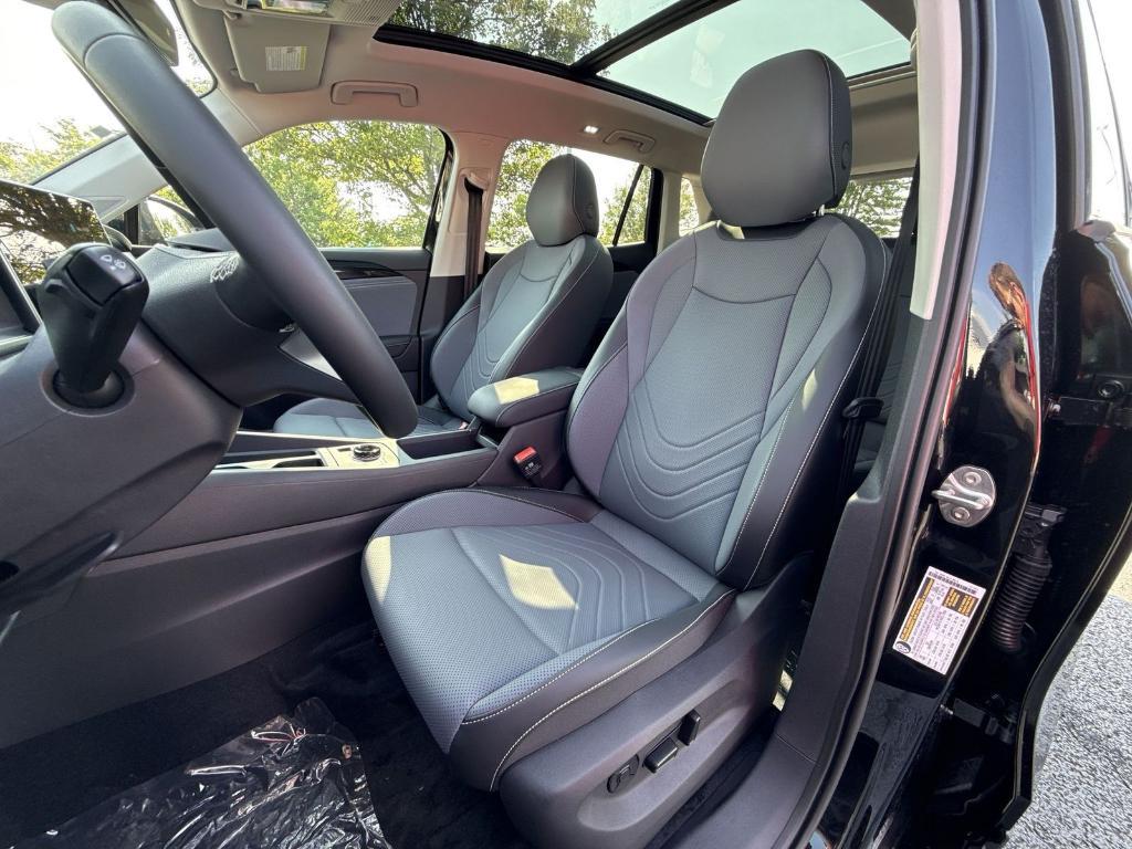 new 2025 Volkswagen Tiguan car, priced at $35,284