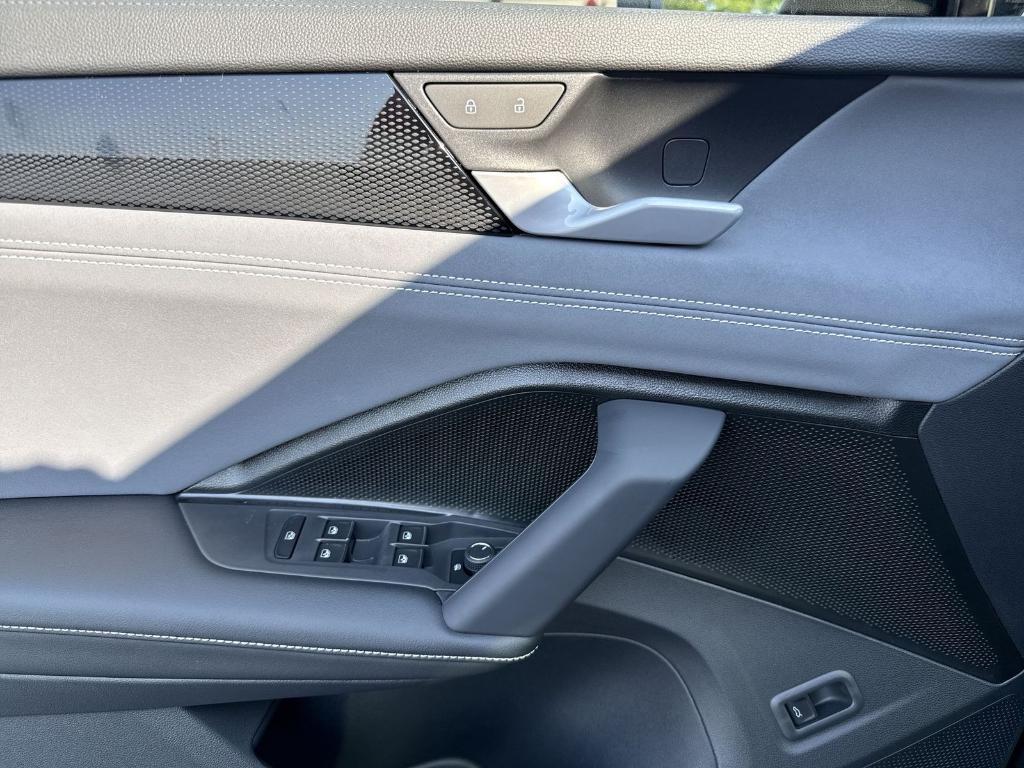 new 2025 Volkswagen Tiguan car, priced at $35,284