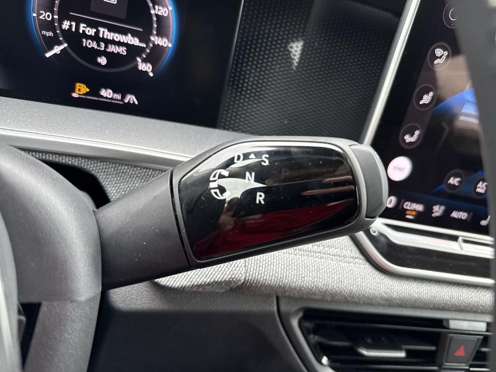 new 2025 Volkswagen Tiguan car, priced at $31,590