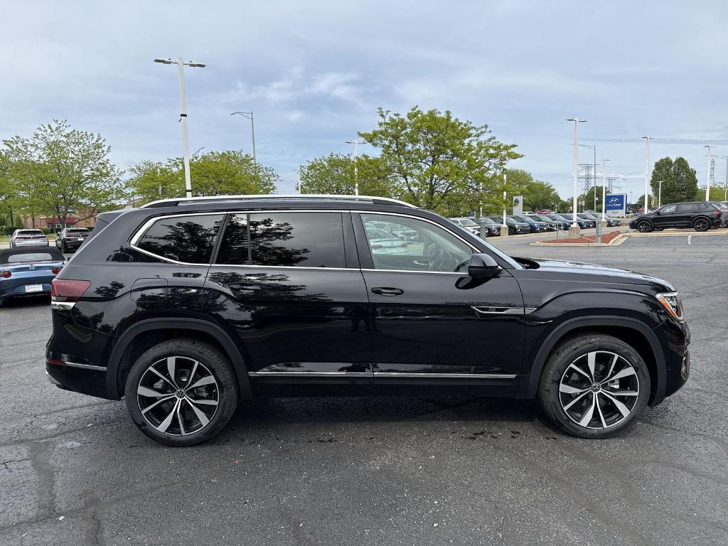 new 2025 Volkswagen Atlas car, priced at $51,509