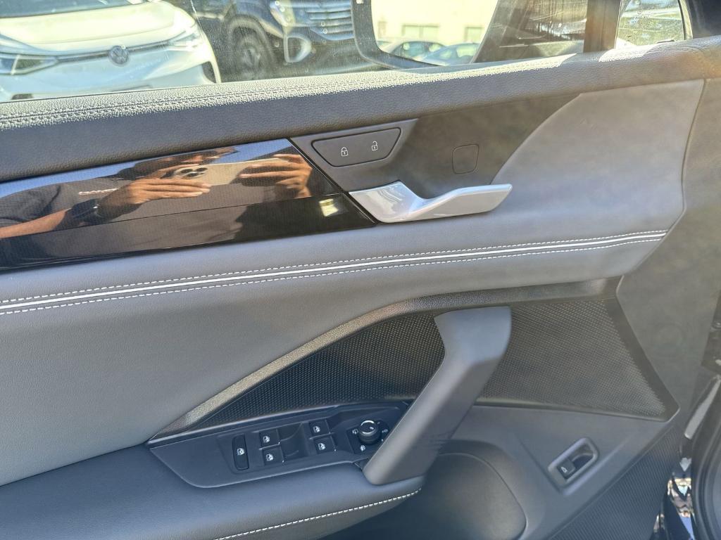 new 2025 Volkswagen Tiguan car, priced at $42,533