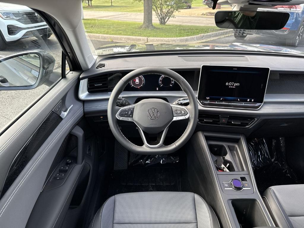 new 2025 Volkswagen Tiguan car, priced at $34,717