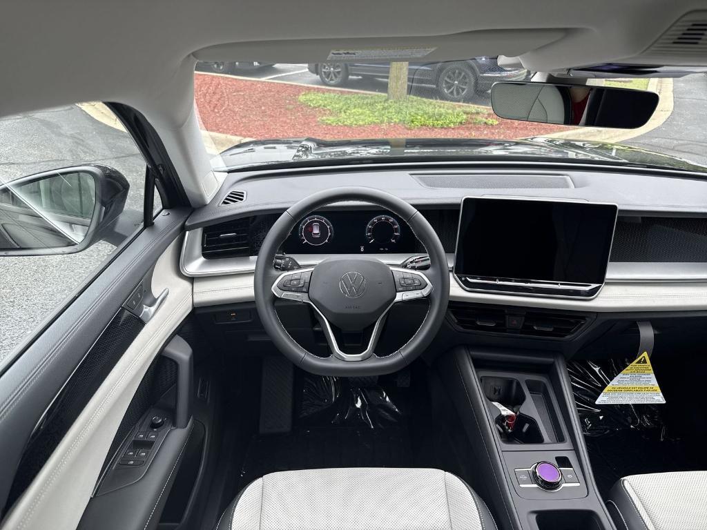 new 2025 Volkswagen Tiguan car, priced at $34,681