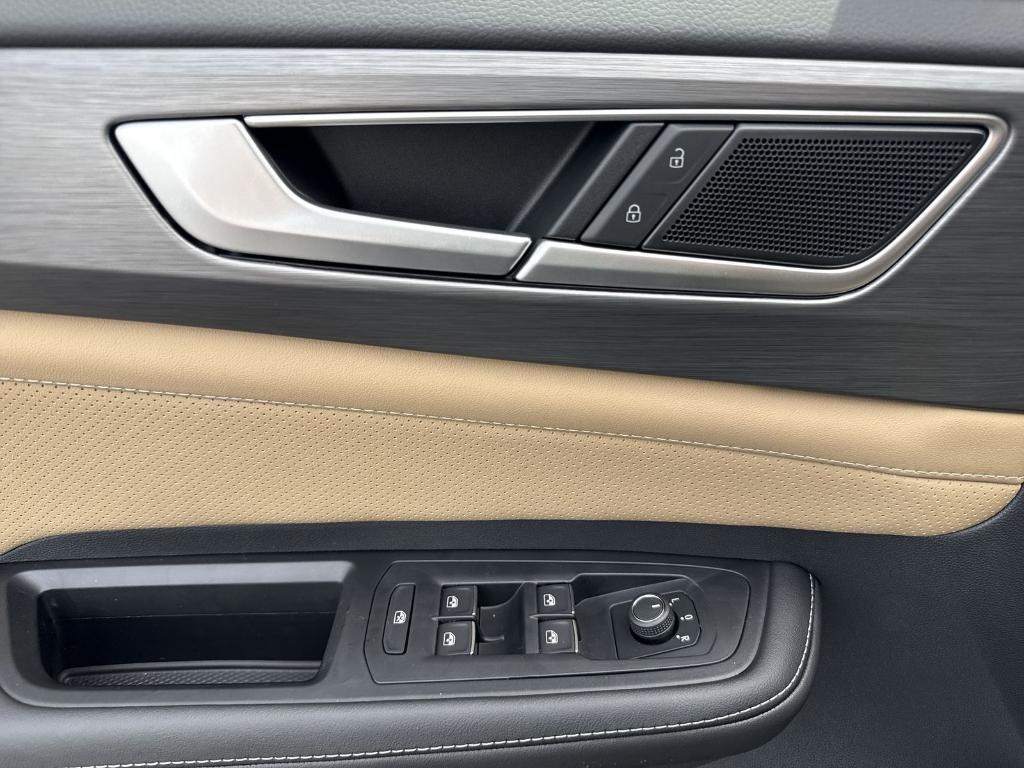 new 2025 Volkswagen Atlas Cross Sport car, priced at $37,411
