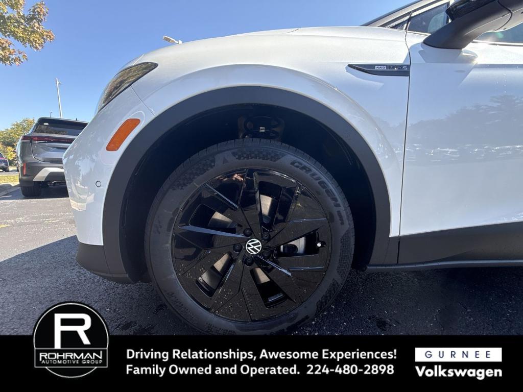 new 2025 Volkswagen ID.4 car, priced at $54,294