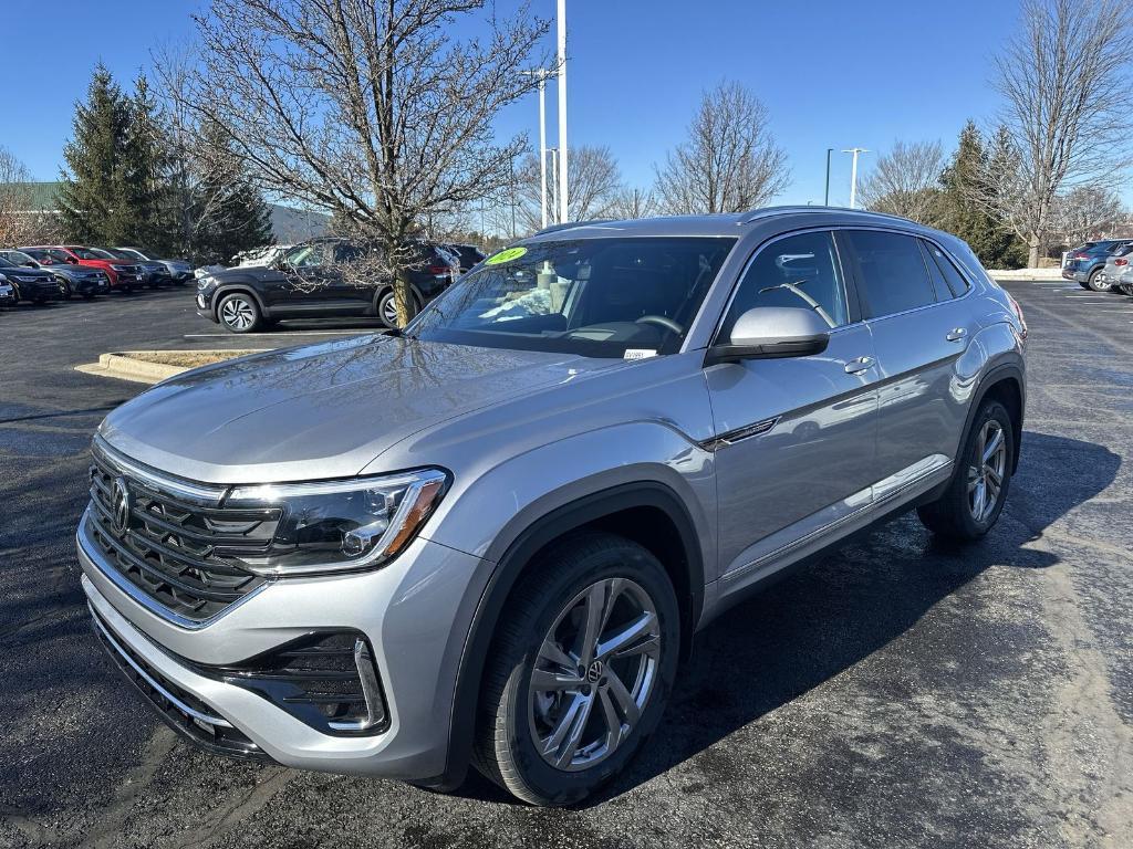 new 2024 Volkswagen Atlas Cross Sport car, priced at $40,299