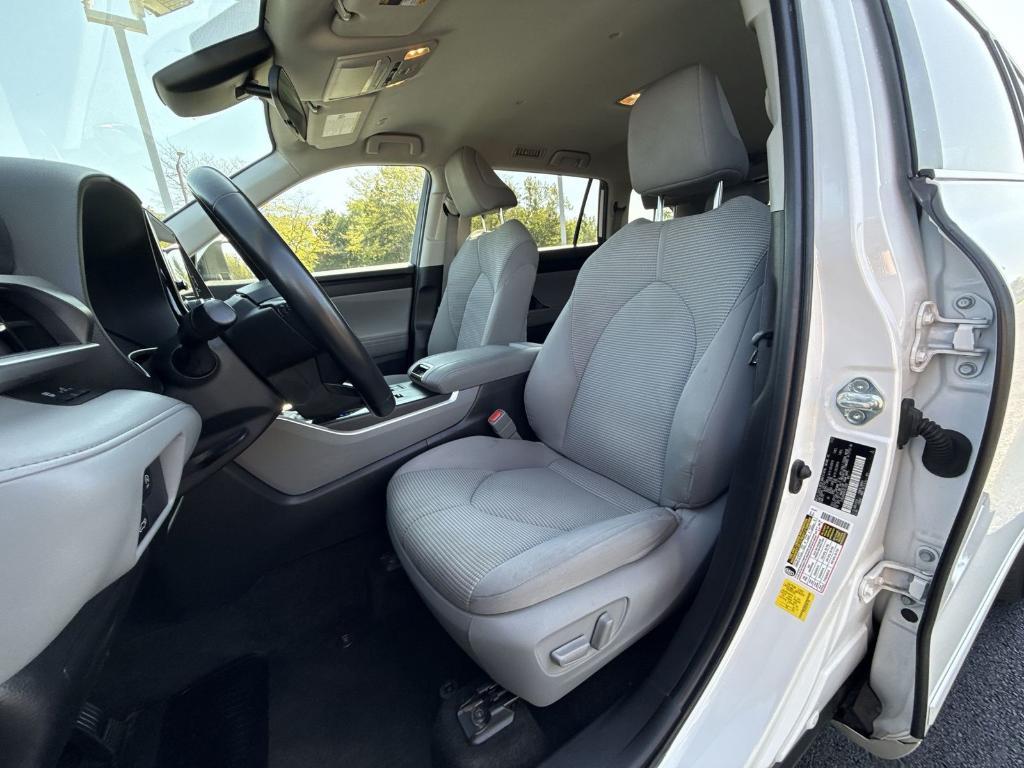 used 2023 Toyota Highlander car, priced at $28,269