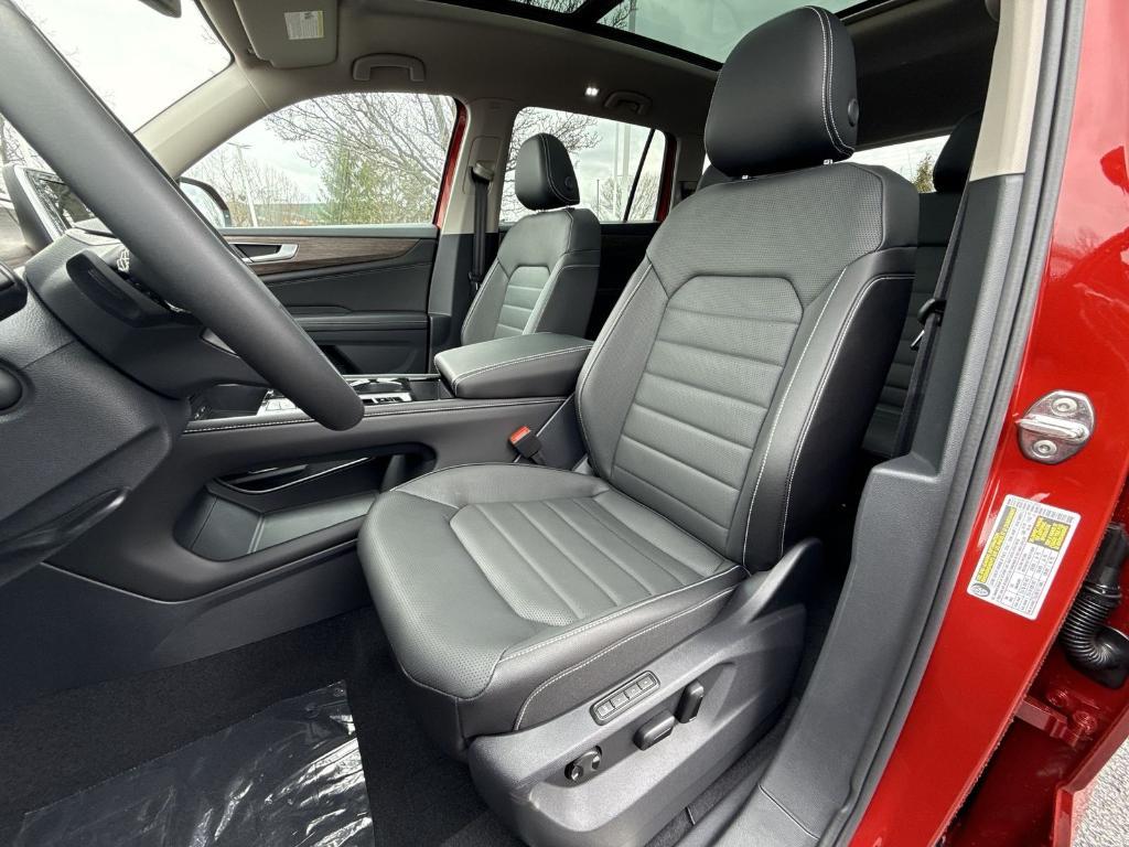 new 2025 Volkswagen Atlas car, priced at $47,009