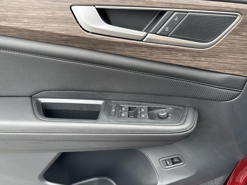 new 2025 Volkswagen Atlas car, priced at $47,009