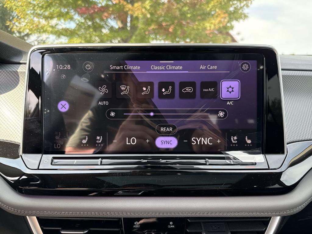 new 2025 Volkswagen Atlas car, priced at $40,605