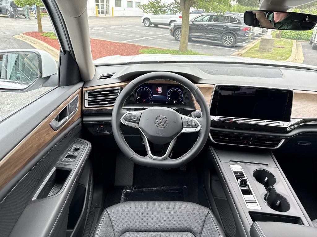 new 2025 Volkswagen Atlas car, priced at $38,033