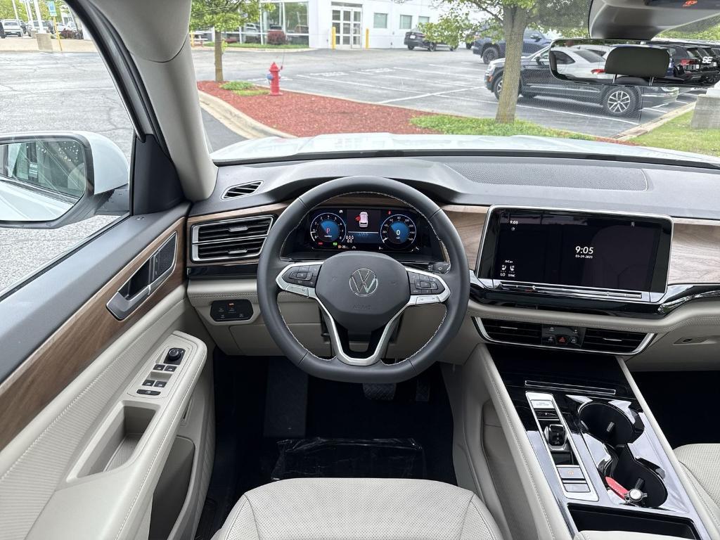 new 2025 Volkswagen Atlas car, priced at $44,265