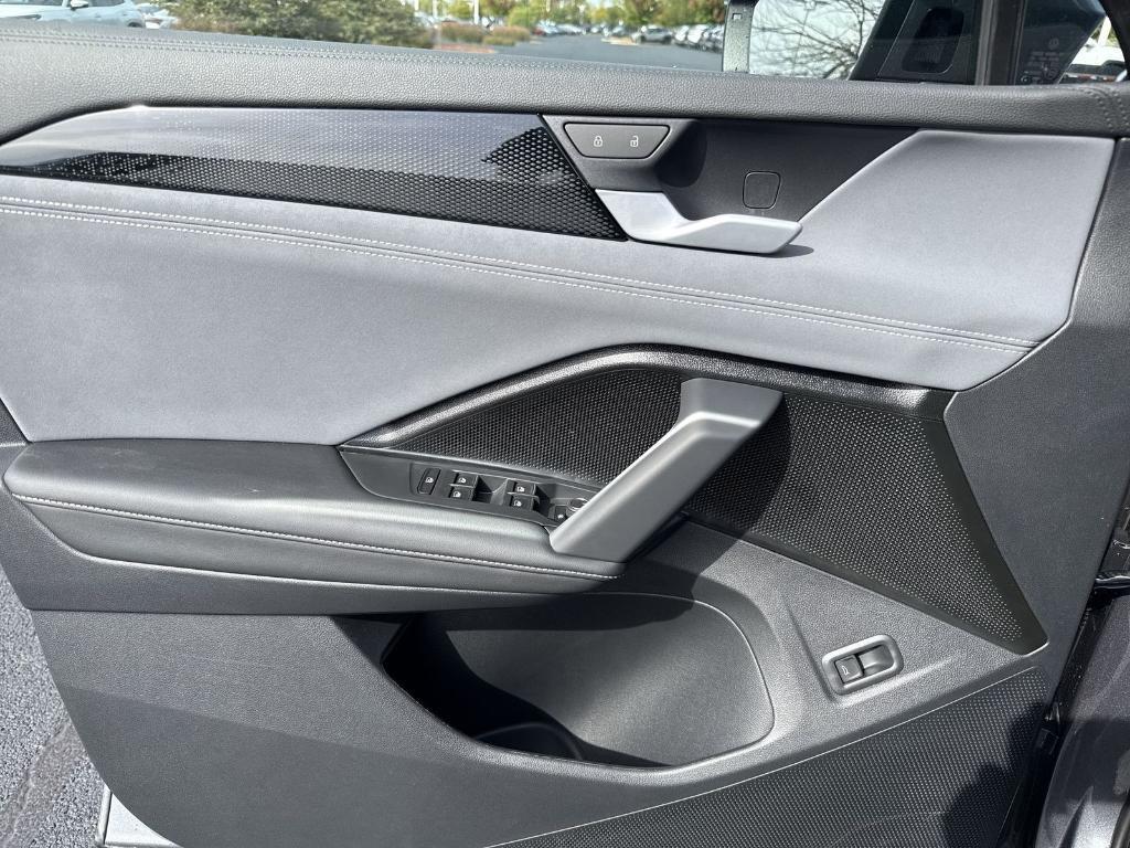 new 2025 Volkswagen Tiguan car, priced at $35,667