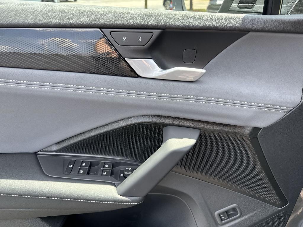new 2025 Volkswagen Tiguan car, priced at $36,216