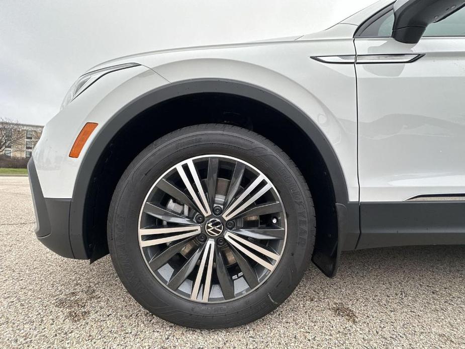 new 2024 Volkswagen Tiguan car, priced at $26,995