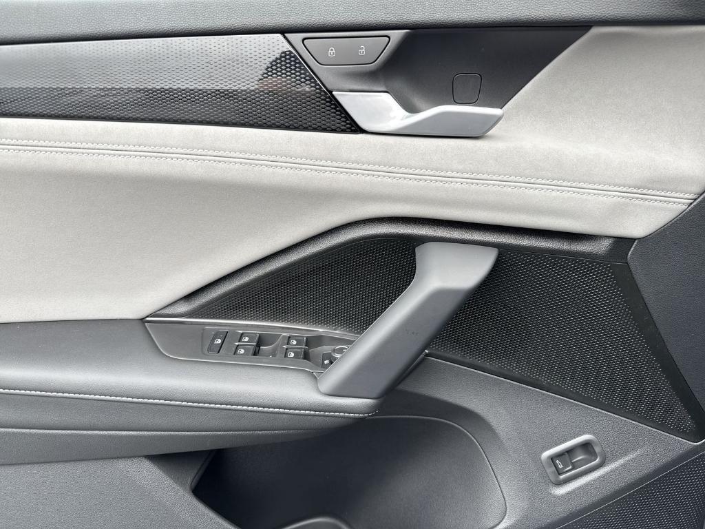 new 2025 Volkswagen Tiguan car, priced at $37,191