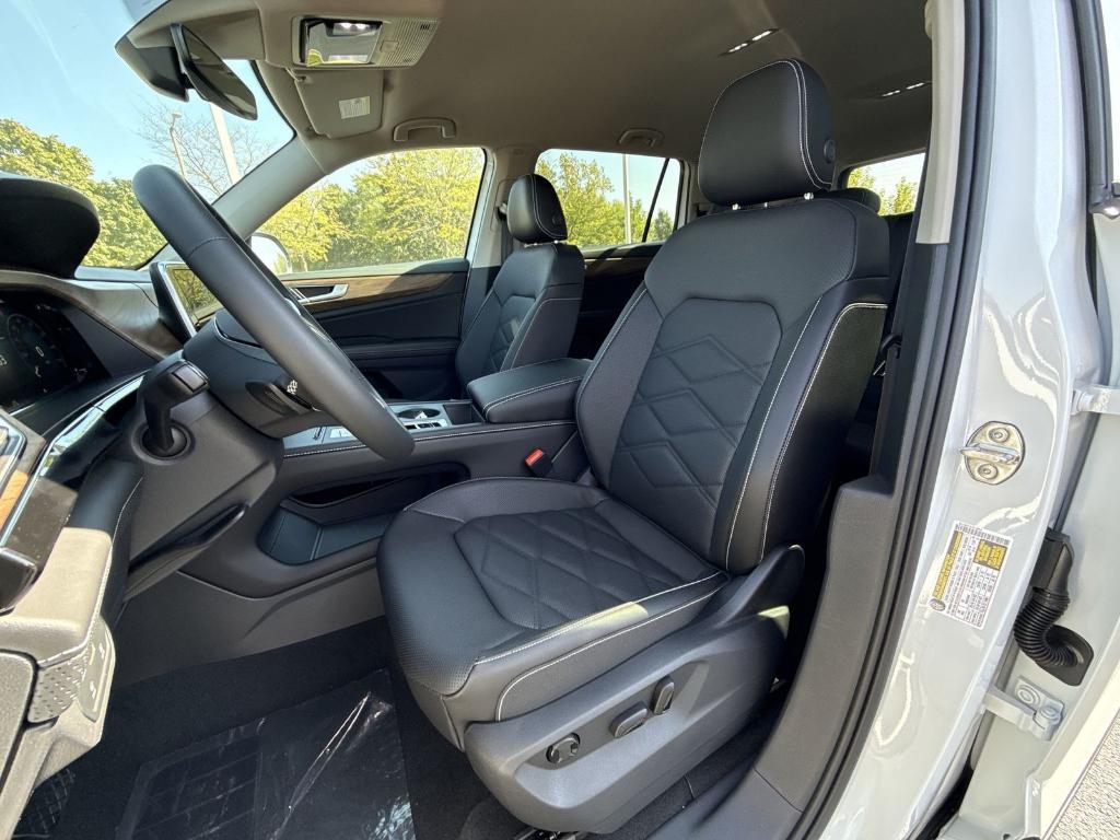 new 2026 Volkswagen Atlas car, priced at $41,579