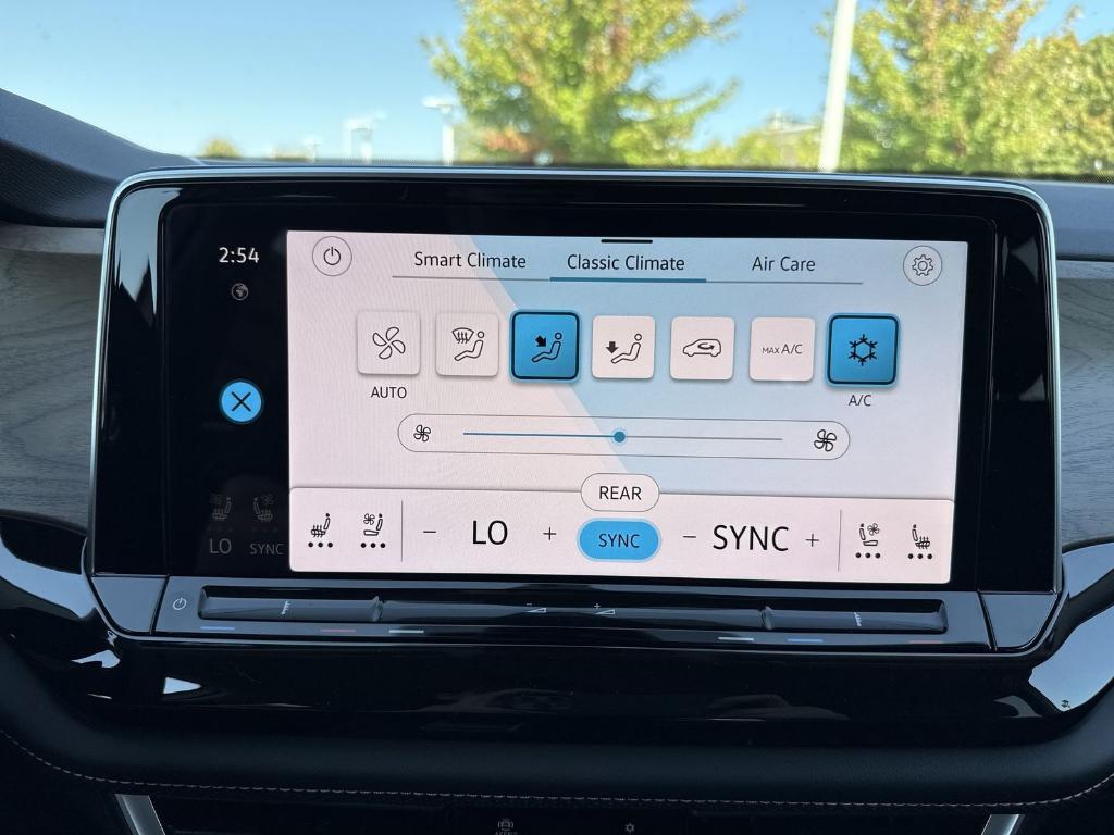 new 2026 Volkswagen Atlas car, priced at $41,579