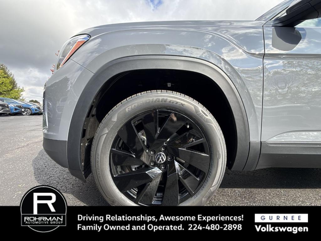 new 2026 Volkswagen Atlas car, priced at $47,576