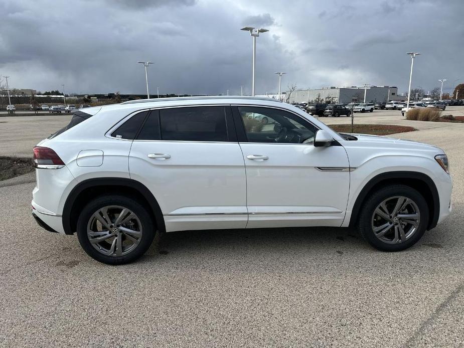 new 2024 Volkswagen Atlas Cross Sport car, priced at $40,299