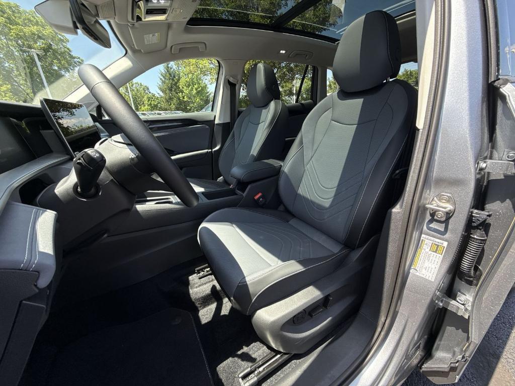 new 2025 Volkswagen Tiguan car, priced at $37,416