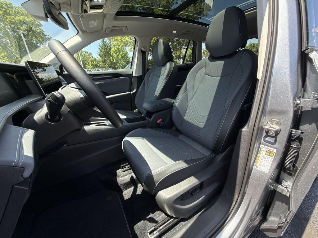 new 2025 Volkswagen Tiguan car, priced at $34,534