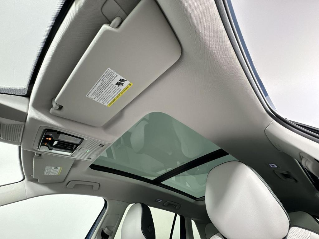 used 2025 Volkswagen Tiguan car, priced at $35,995