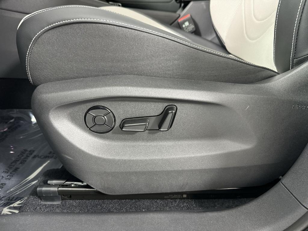 used 2025 Volkswagen Tiguan car, priced at $35,995