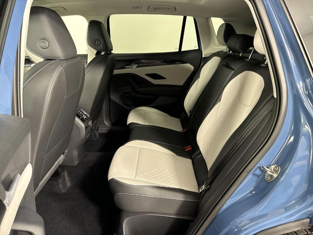 used 2025 Volkswagen Tiguan car, priced at $35,995