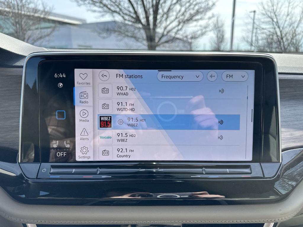 new 2025 Volkswagen Atlas car, priced at $51,411