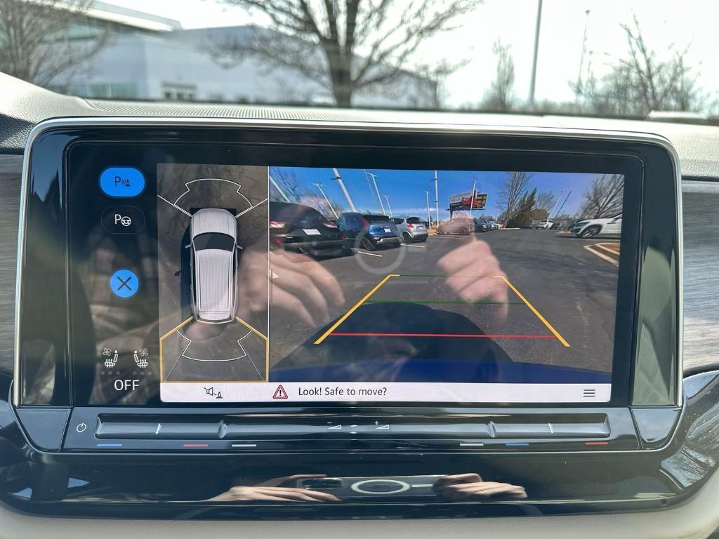 new 2025 Volkswagen Atlas car, priced at $46,911