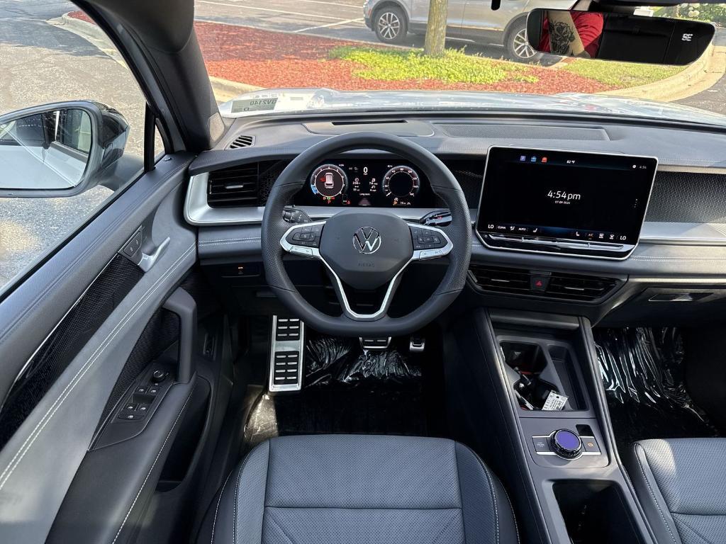 new 2025 Volkswagen Tiguan car, priced at $37,901