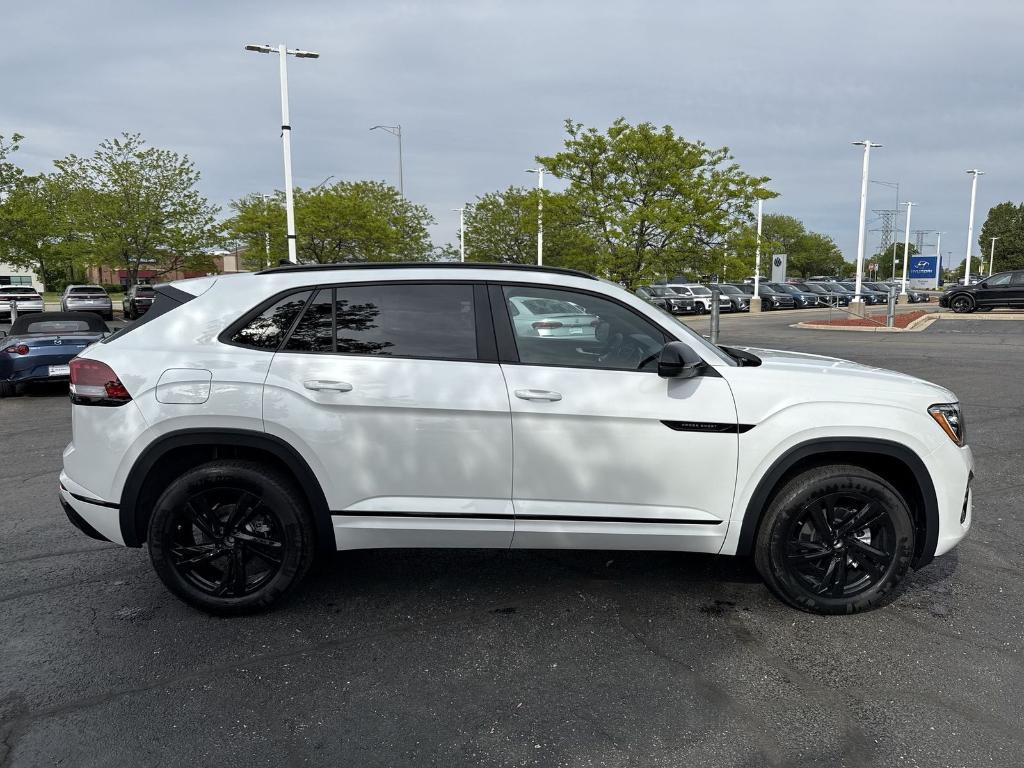 new 2025 Volkswagen Atlas Cross Sport car, priced at $46,917