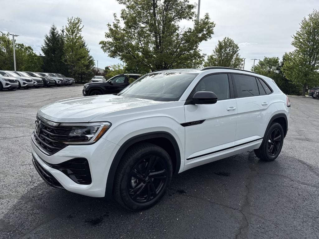 new 2025 Volkswagen Atlas Cross Sport car, priced at $46,917