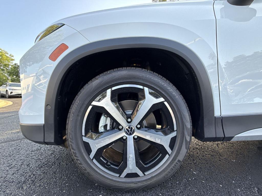 new 2025 Volkswagen Tiguan car, priced at $34,717
