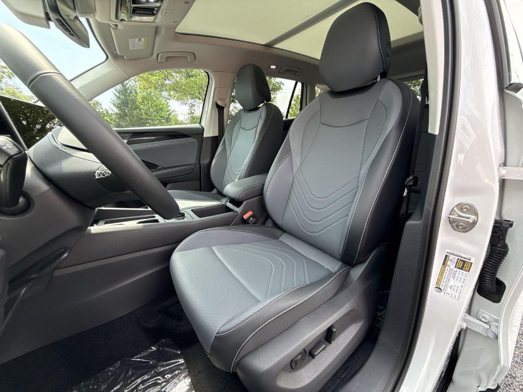 new 2025 Volkswagen Tiguan car, priced at $35,919