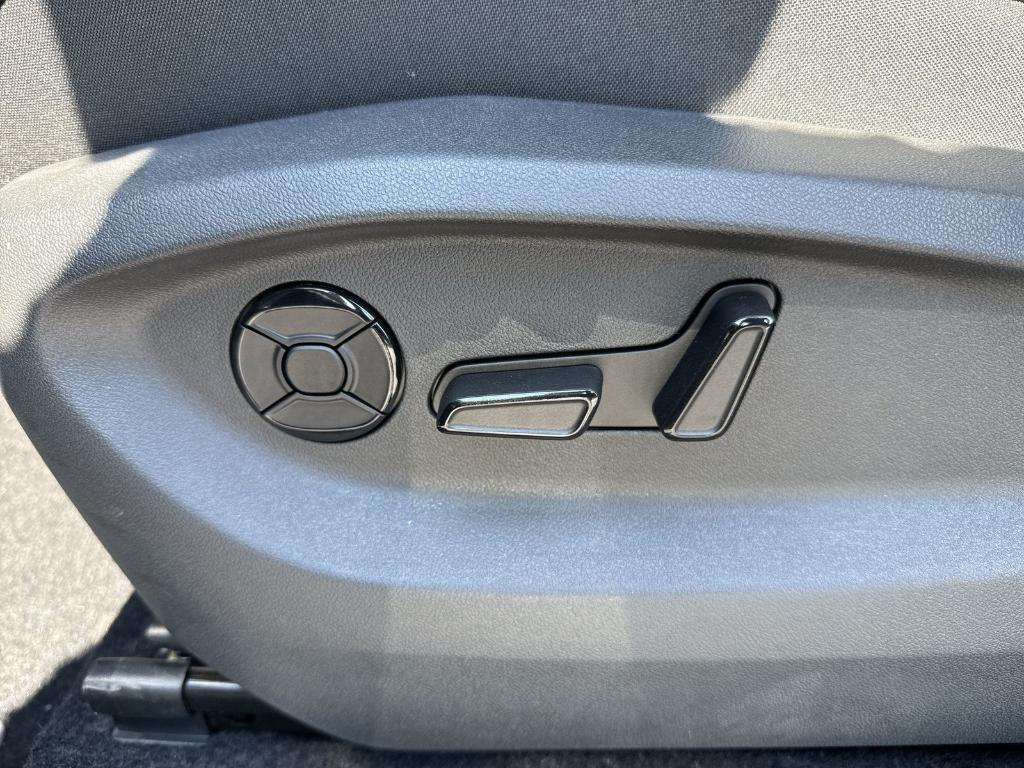 new 2025 Volkswagen Tiguan car, priced at $32,843