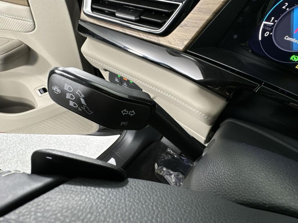 used 2025 Volkswagen Atlas car, priced at $37,239