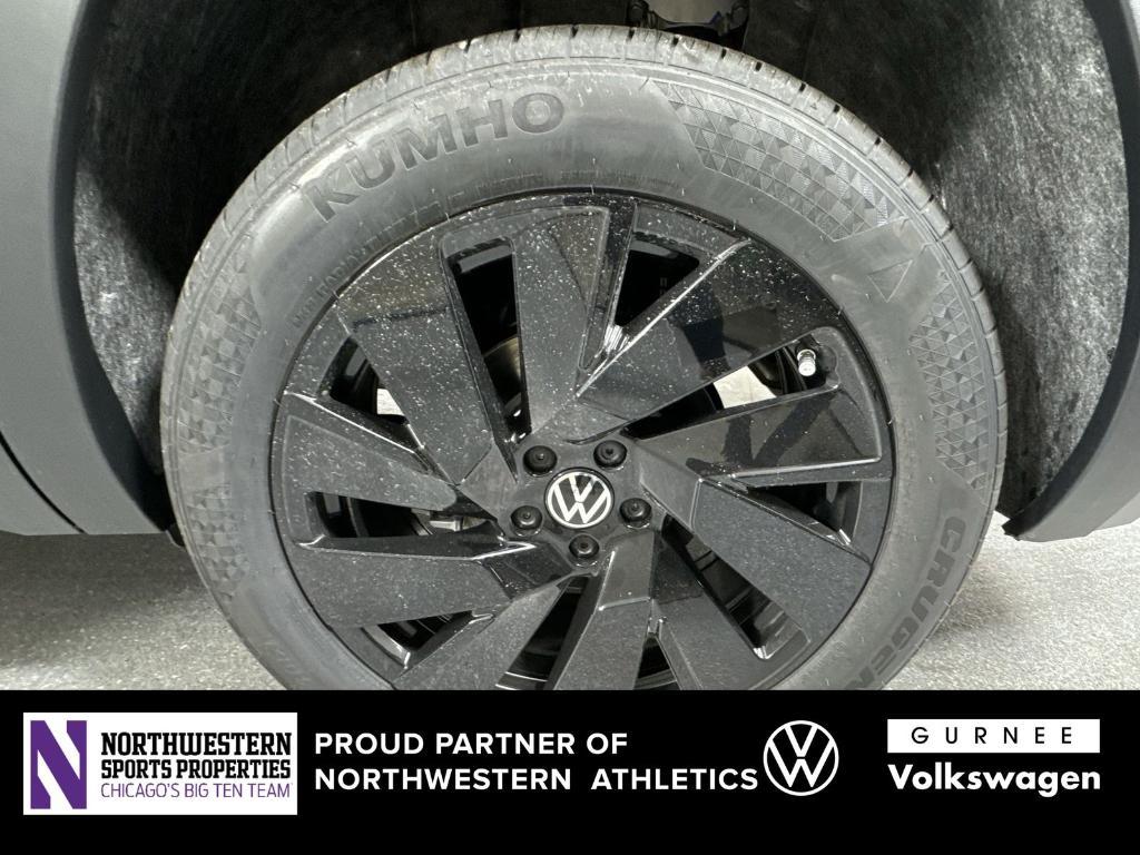 used 2025 Volkswagen Atlas car, priced at $37,239