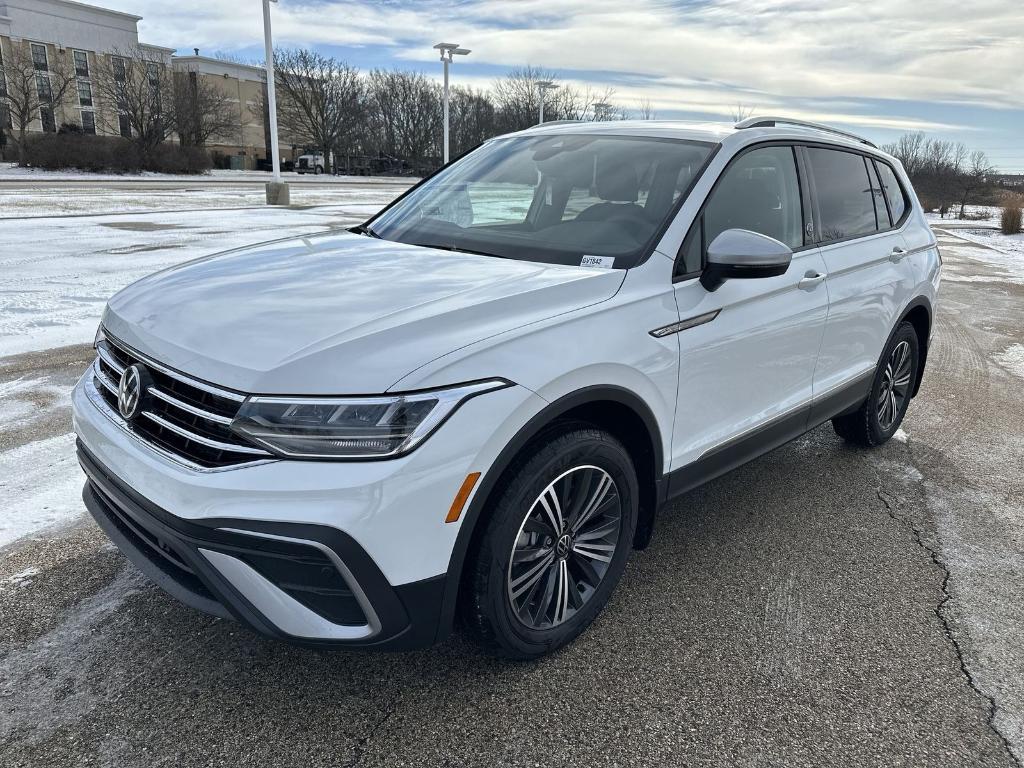 new 2024 Volkswagen Tiguan car, priced at $27,995