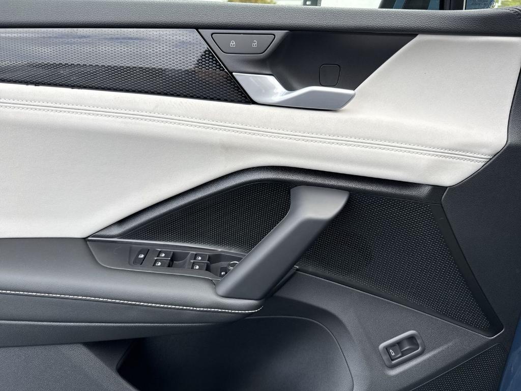 new 2025 Volkswagen Tiguan car, priced at $36,104