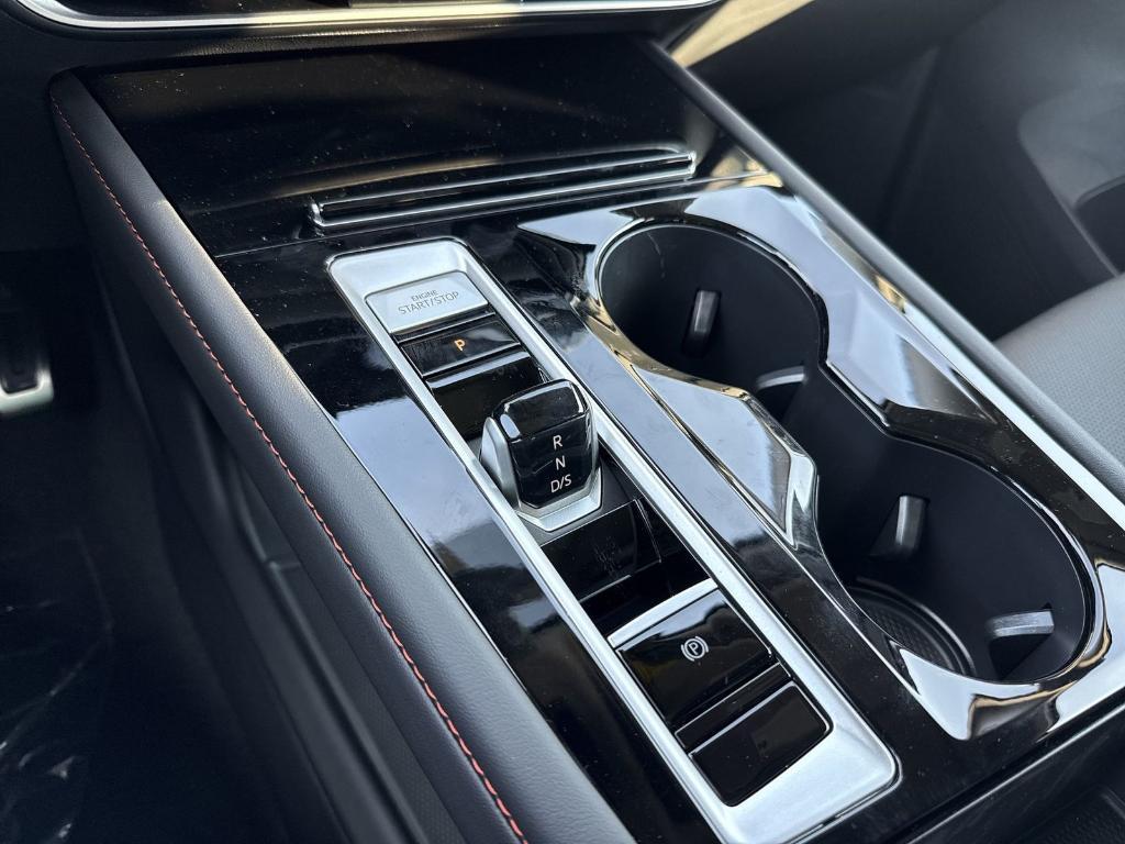 new 2025 Volkswagen Atlas car, priced at $40,605