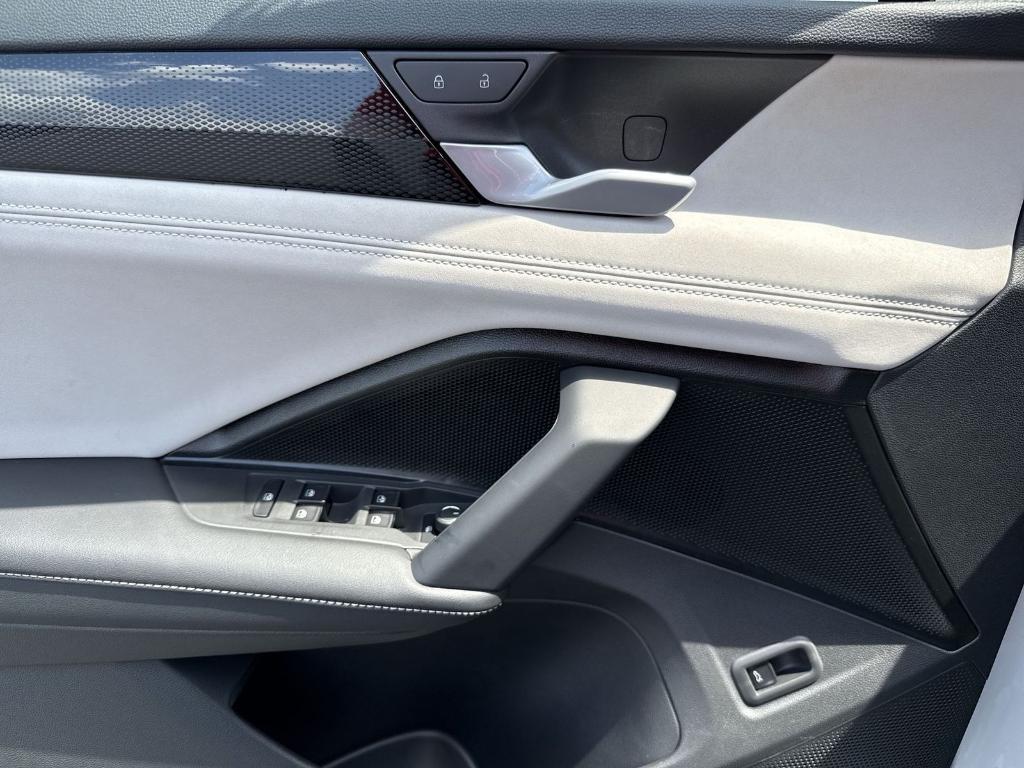 new 2025 Volkswagen Tiguan car, priced at $34,717