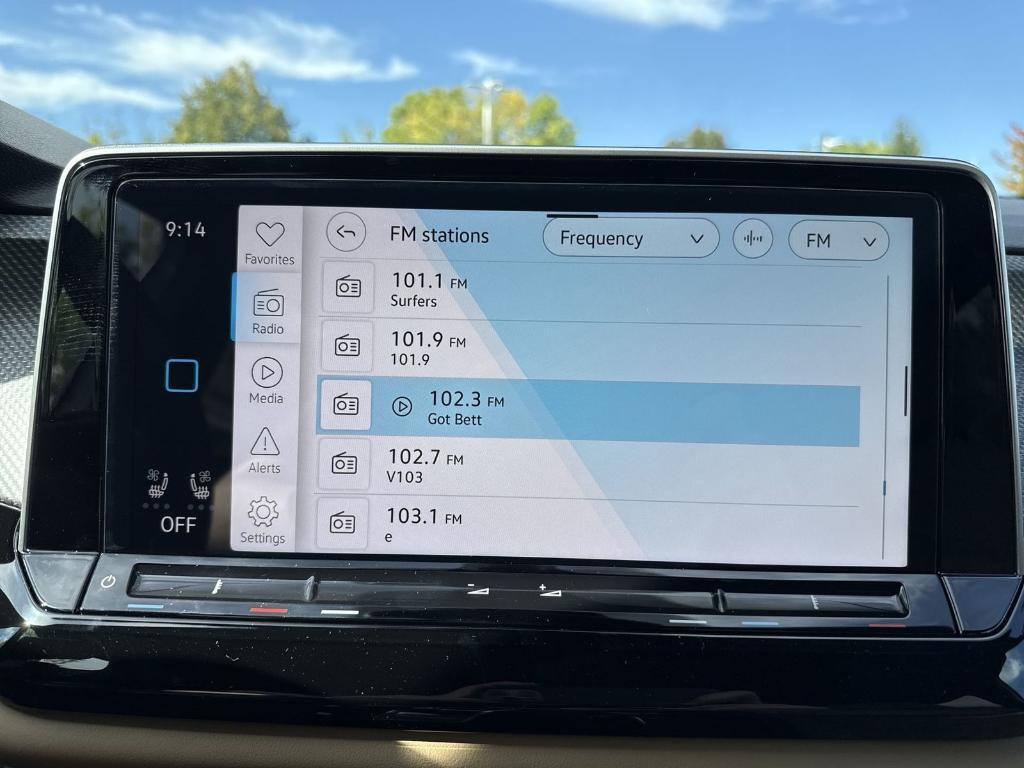 new 2026 Volkswagen Atlas Cross Sport car, priced at $49,977