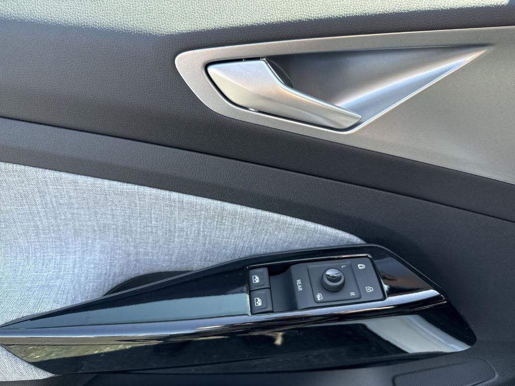 new 2025 Volkswagen ID.4 car, priced at $44,495